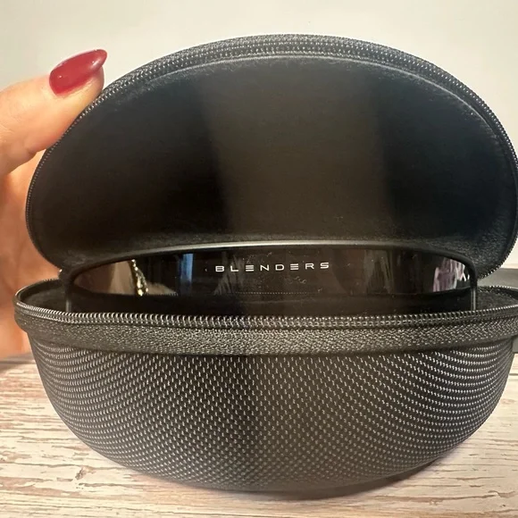 Blenders Polarized Black Sunglasses - Picture 12 of 12